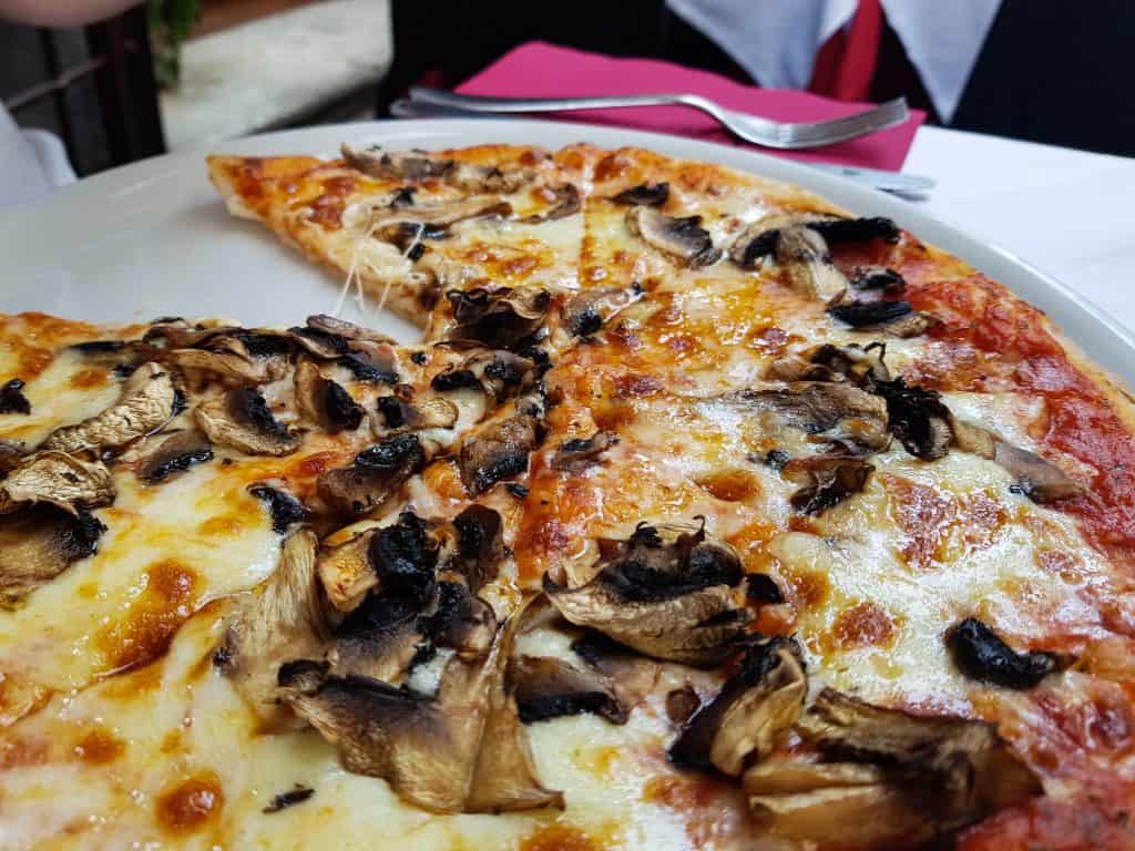 Rome - Funghi Pizza