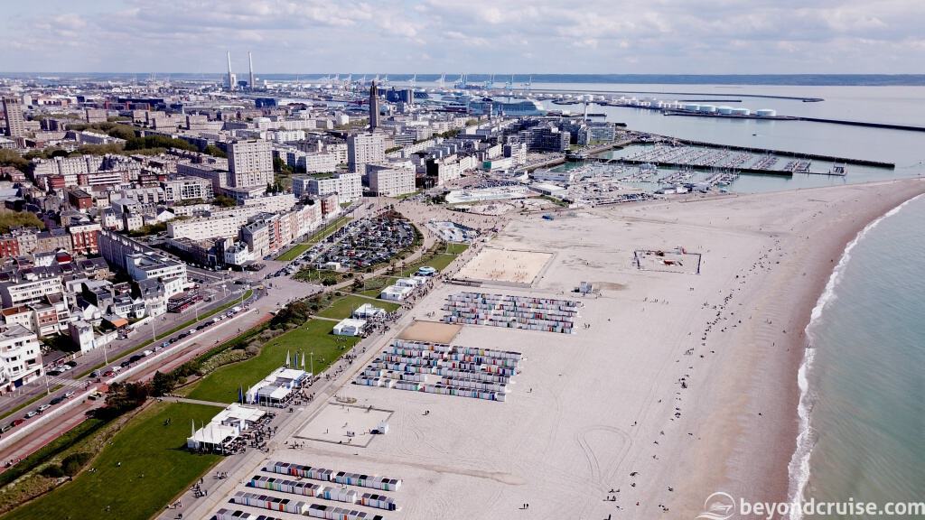 Le Havre beach and port