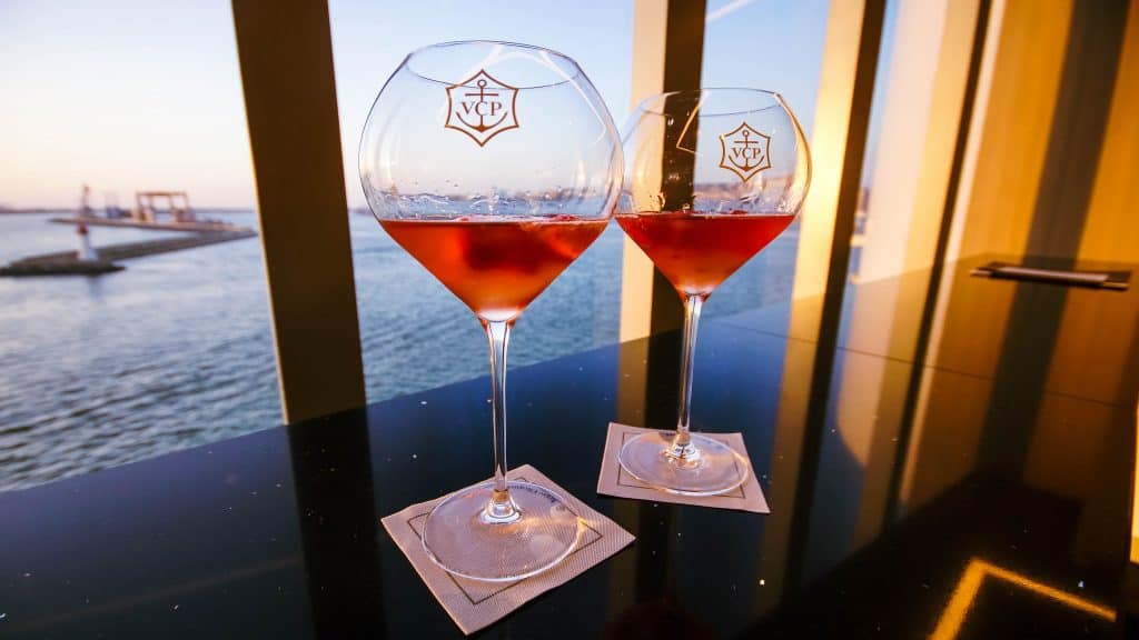 Cagliari Sailaway – Veuve Clicquot Rich Rosé, Champagne Bar