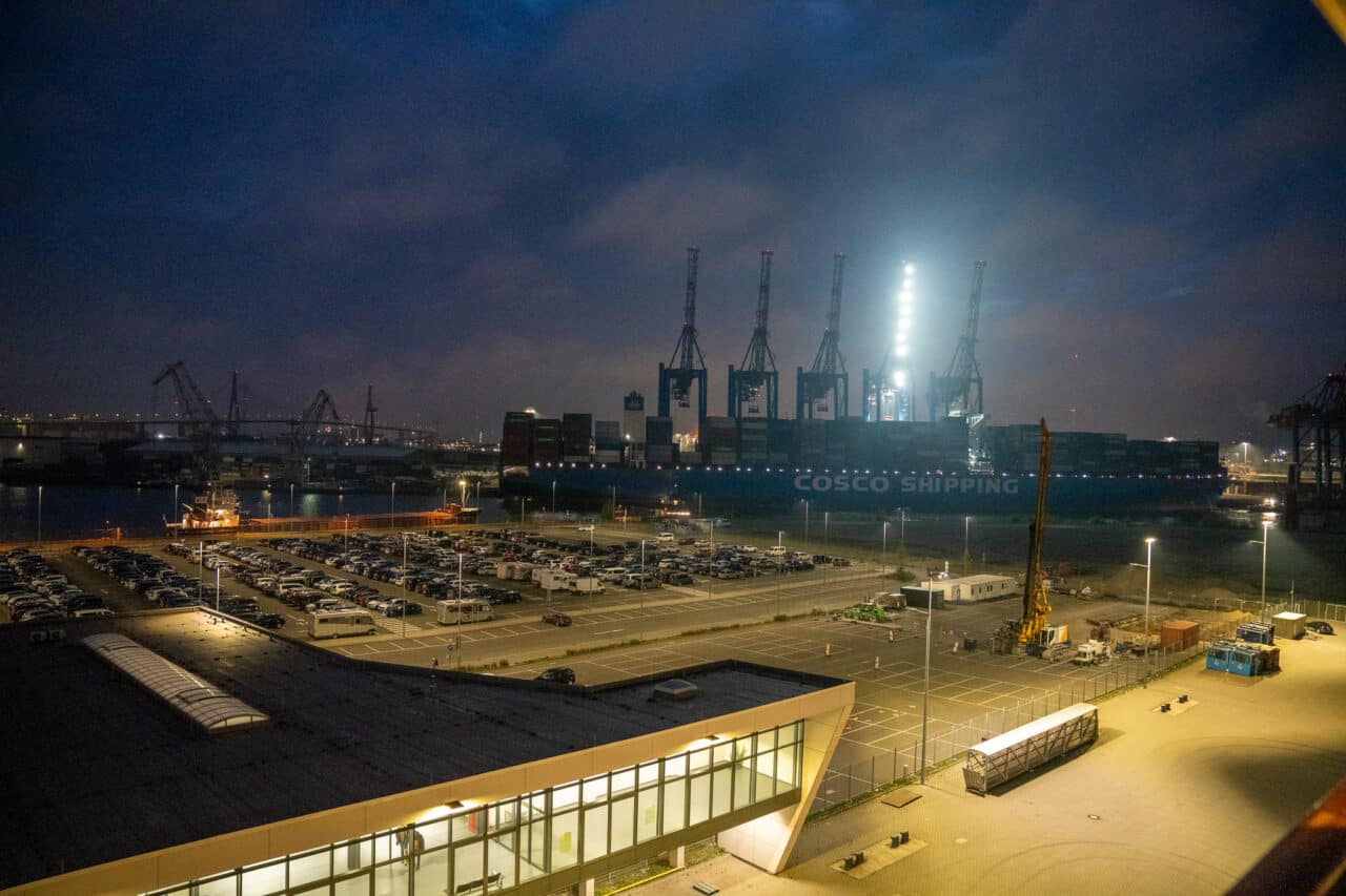 Hamburg Port at night
