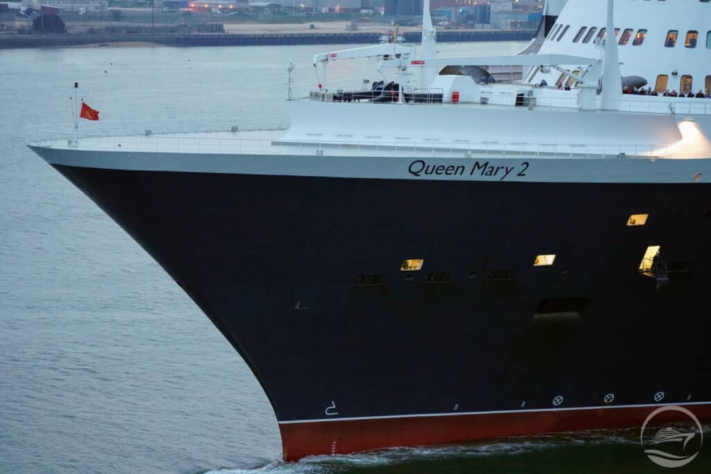 Queen Mary 2 Bow in detail